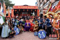 (新春见闻)巴西圣保罗闹元宵:“功夫”桑巴亮眼 “中国好物”吸睛